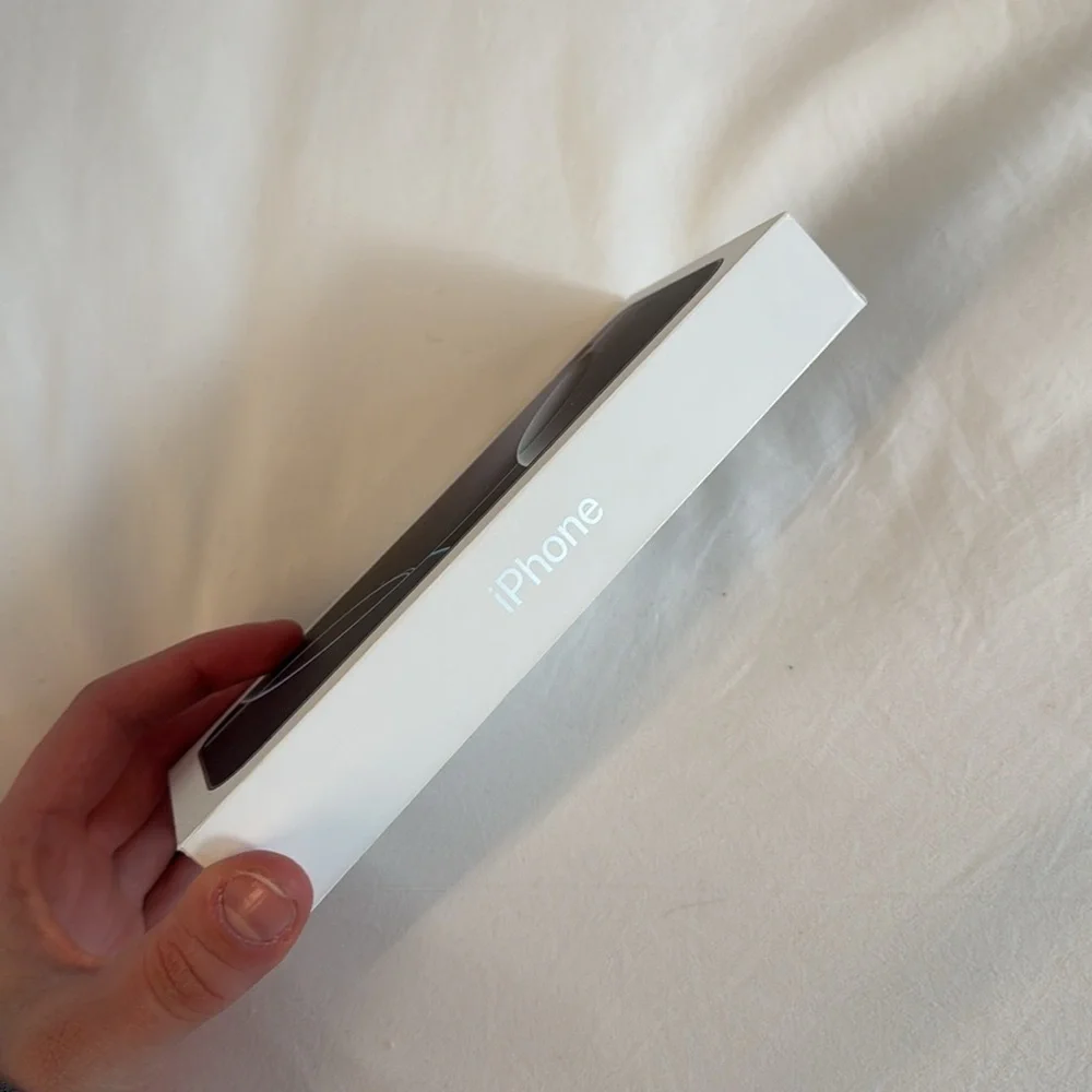 Apple iPhone 16 Pro Max Box